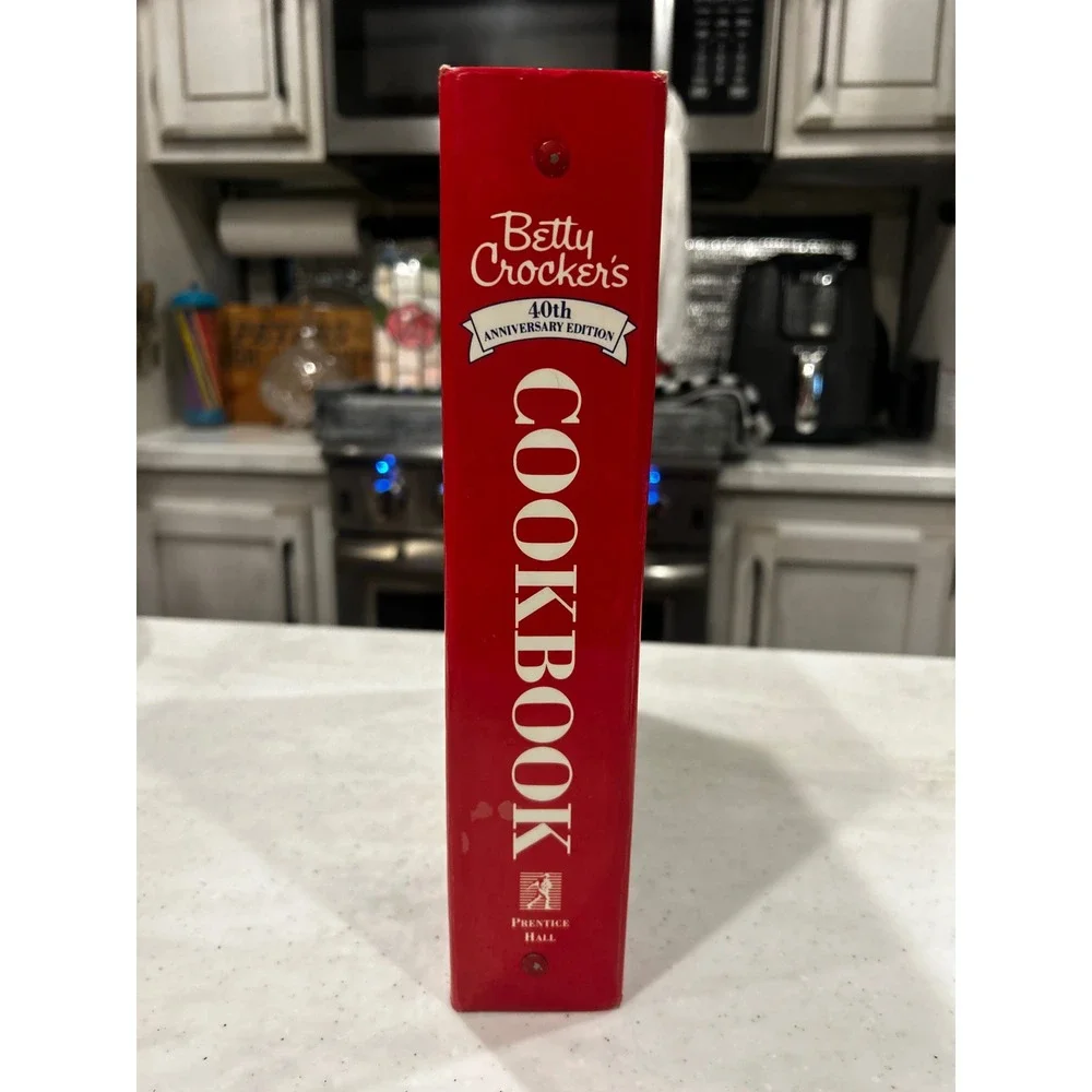 Betty Crocker's 40th Anniversary Edition Cookbook 1986 Ring Bound Binder Red